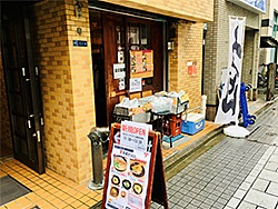 軒先レストランを活用した「有頂天うどん 水天宮前店」